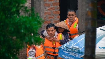 Những người thầm lặng trong bão lũ