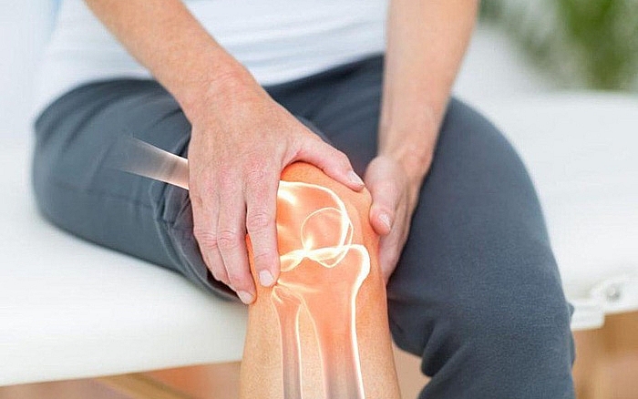 Bệnh cứng khớp nếu không điều trị sớm sẽ dẫn đến biến chứng nguy hiểm.	