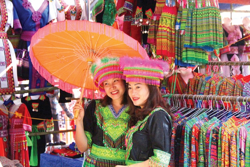 Nét duyên dáng trong sắc màu truyền thống của người Mông