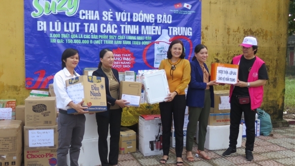 Đến với người dân vùng bão, lũ